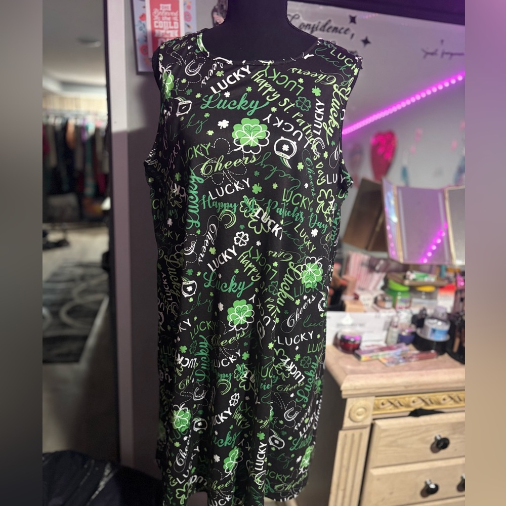 NWT Black and Green Graphic Dress